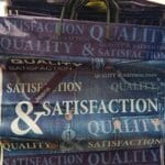 Пакет з пластиковою ручкою 40x43 (PR-00105)