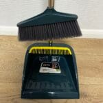 Комплект для прибирання віник із совком (Ергономічна рукоятка 3-1) (VS-00023)-1