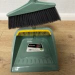 Комплект для прибирання віник із совком «Ергономічна рукоятка 3-1» (VS-00023)