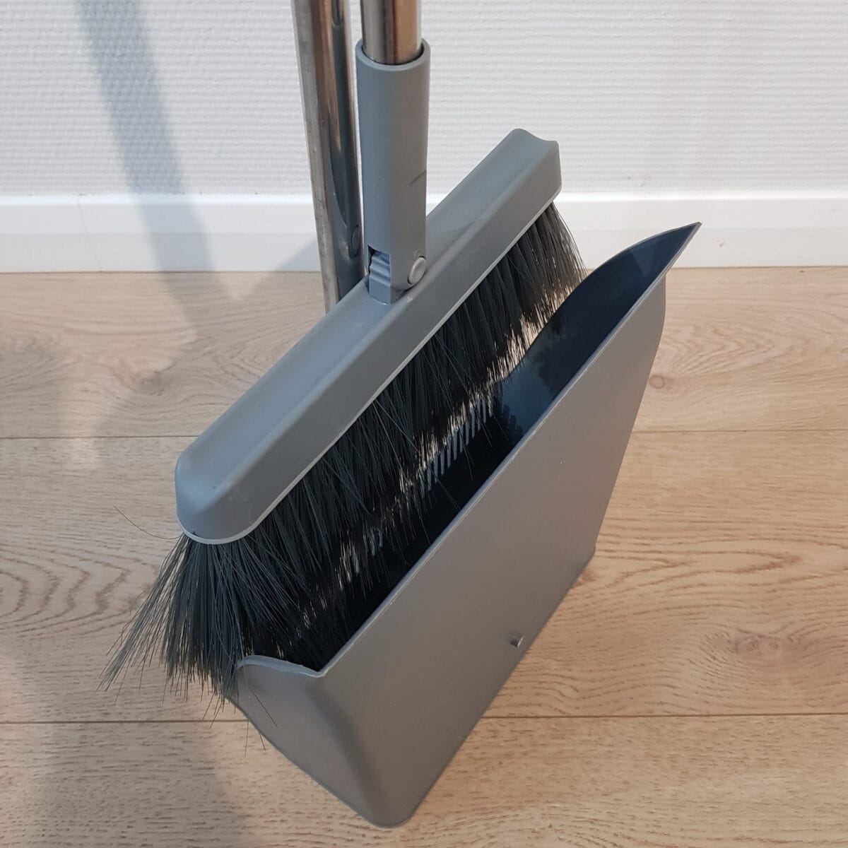 Щетка-веник с совком «поворотно-складной» (VS-00012) — изображение 2